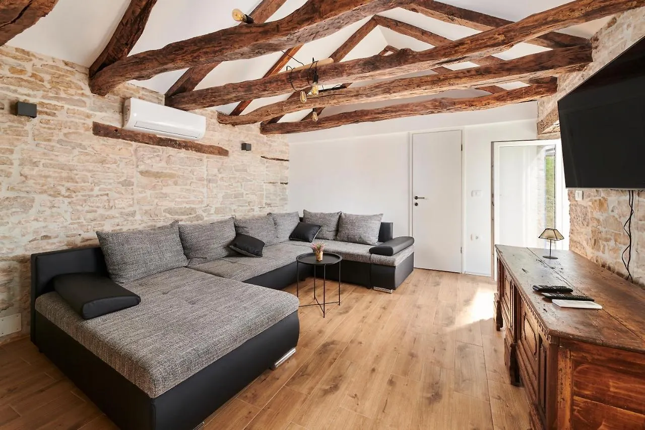 Holiday home Casa dei nonni Oprtalj
