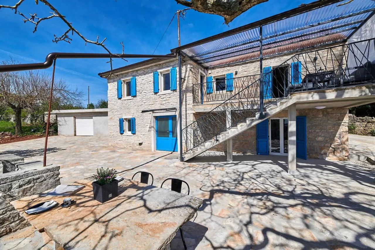 Holiday Home Casa Dei Nonni With Bicycles Included Oprtalj クロアチア